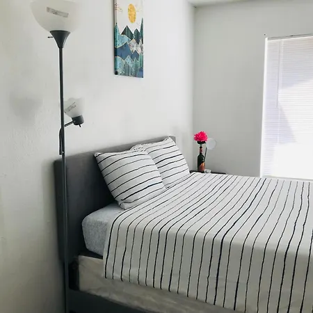 Super 1 Bedroom, Share Bathroom, Kitchen -1 Las Vegas Exterior photo