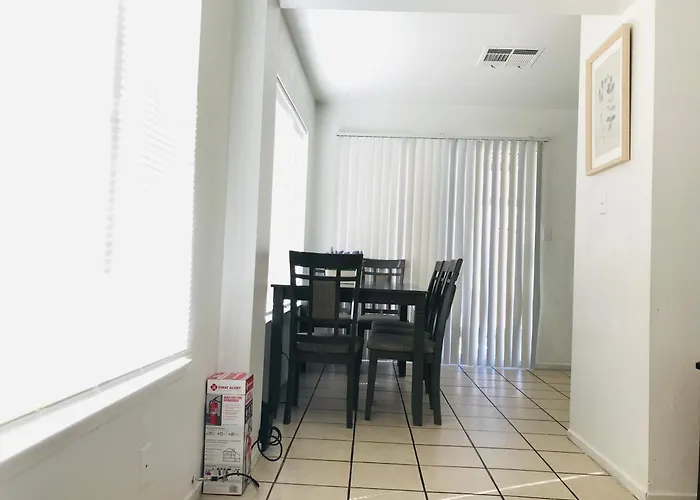 Super 1 Bedroom, Share Bathroom, Kitchen -1