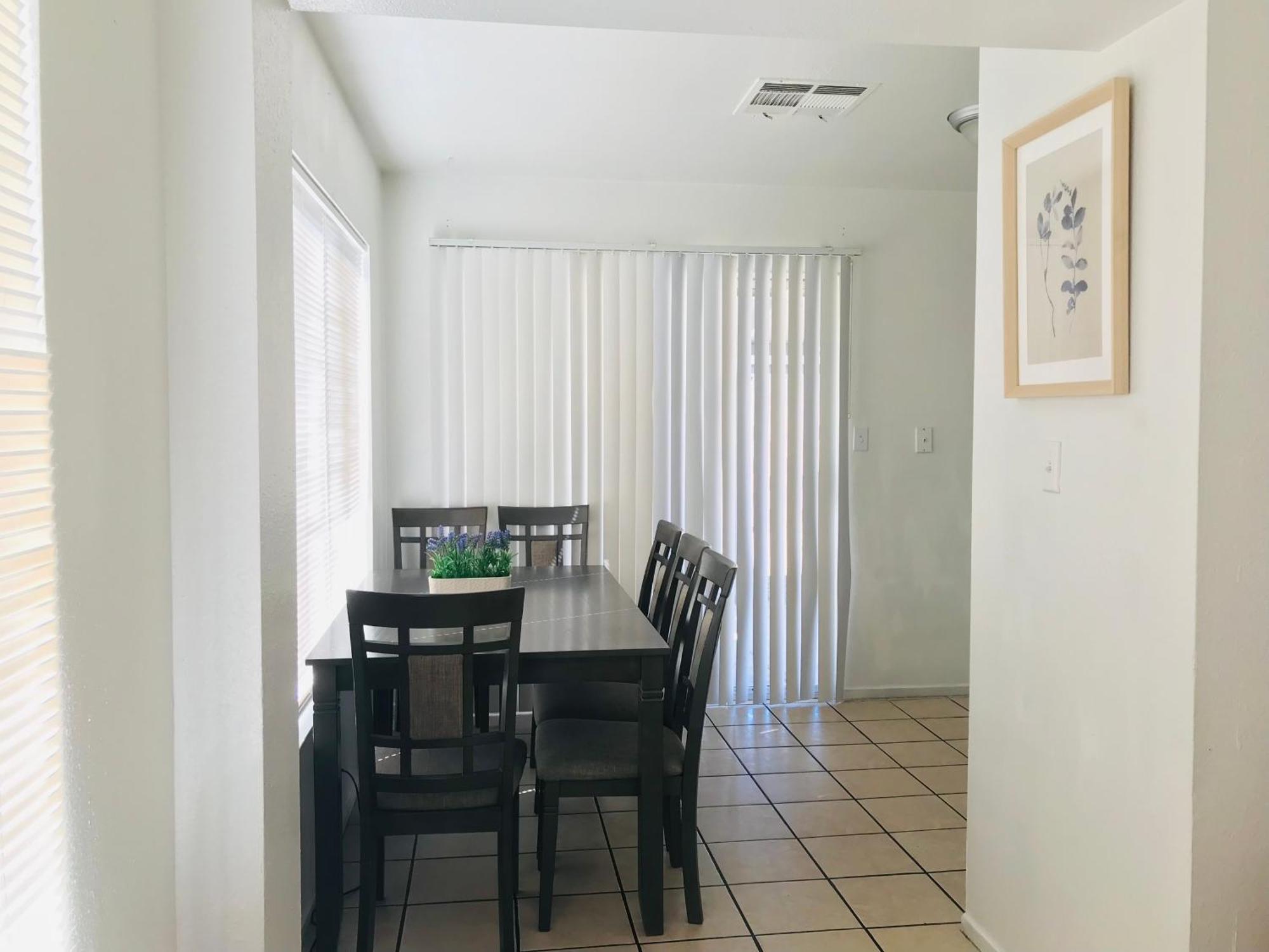 Séjour chez l'habitant Super 1 Bedroom, Share Bathroom, Kitchen -1 *