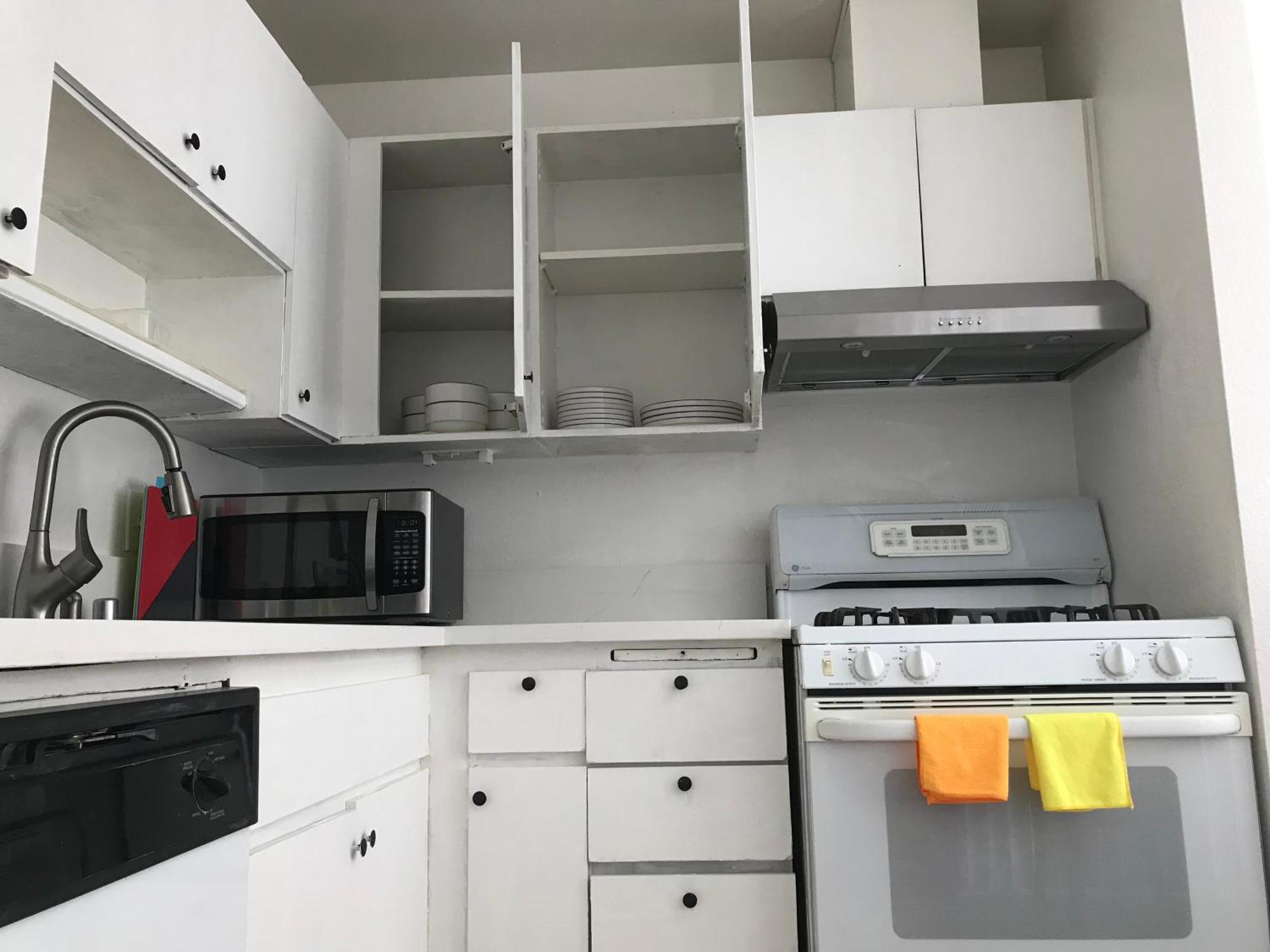 Super 1 Bedroom, Share Bathroom, Kitchen -1 Séjour chez l'habitant *